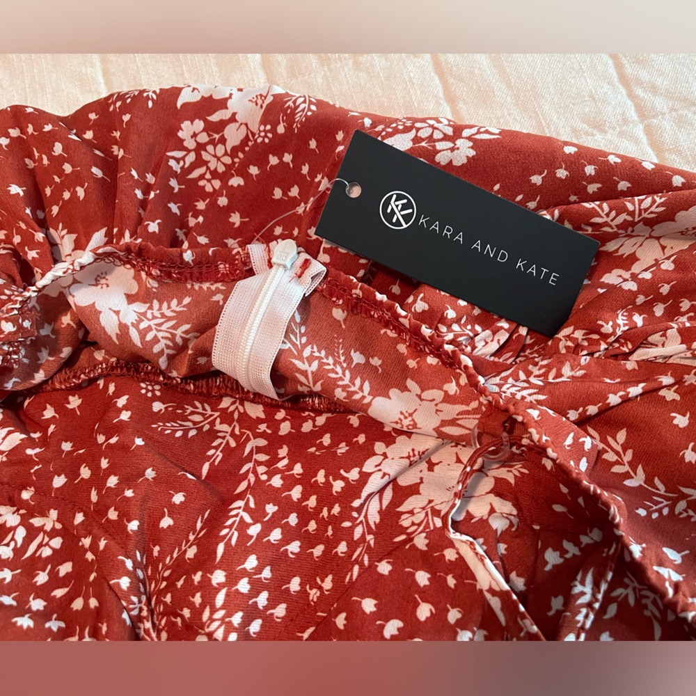 NWT Floral Dress, size M - Picture 12 of 13